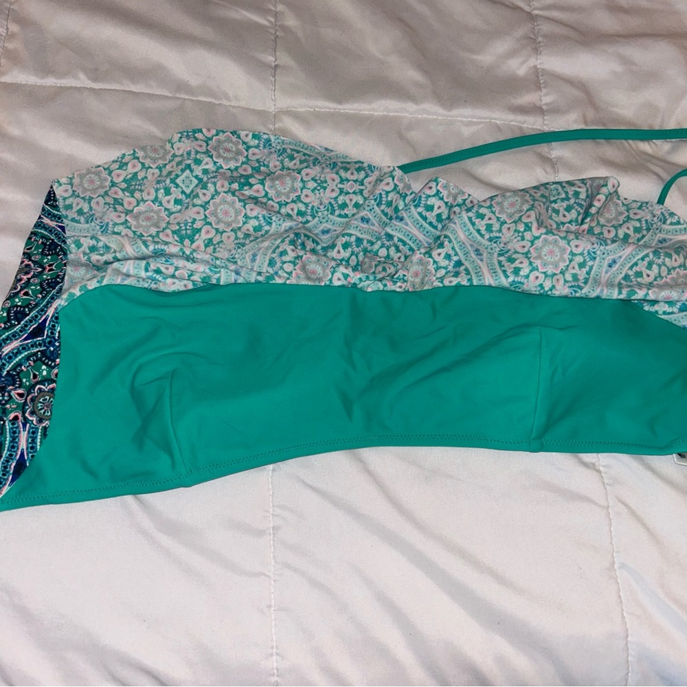 Bikini Top ๐ - Picture 7 of 9